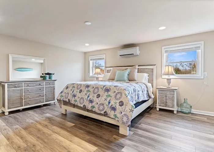 4 Bedroom With Private Pool And Bay Views Holiday home Ocean City