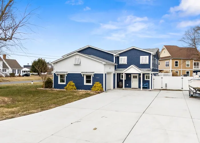 4 Bedroom With Private Pool And Bay Views *