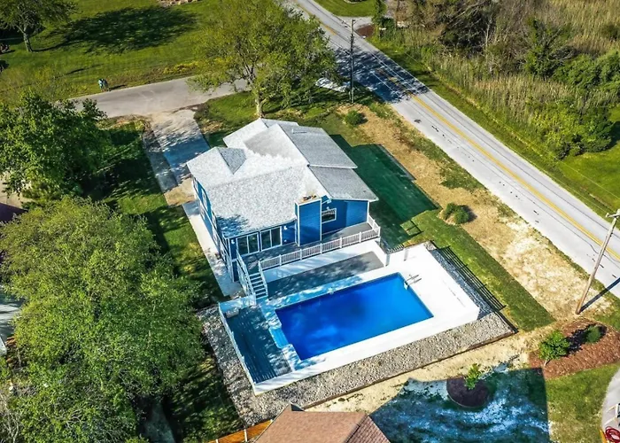 4 Bedroom With Private Pool And Bay Views *