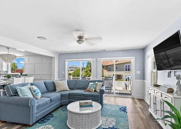 4 Bedroom With Private Pool And Bay Views *