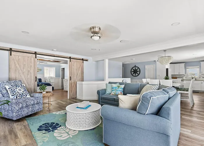 Hébergement de vacances 4 Bedroom With Private Pool And Bay Views *