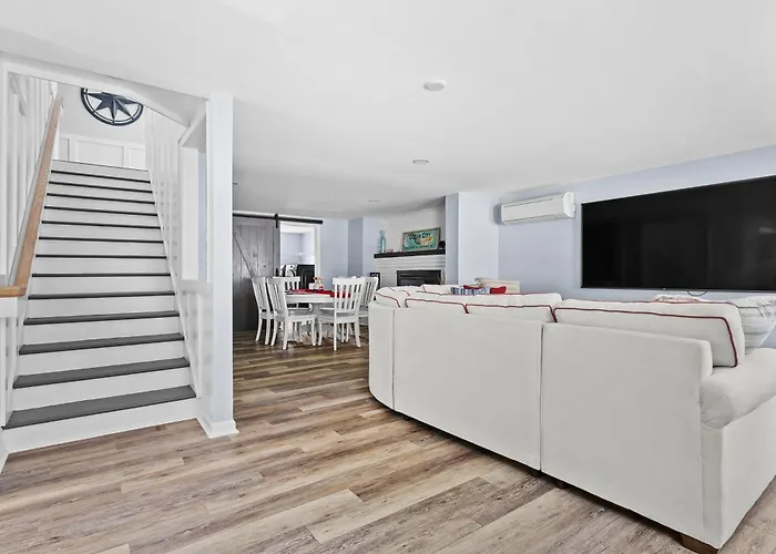4 Bedroom With Private Pool And Bay Views *