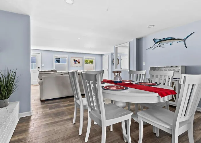 4 Bedroom With Private Pool And Bay Views